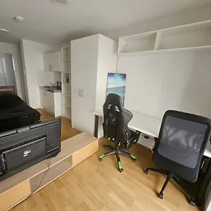 Modern Self Check In Apartment Nürnberg